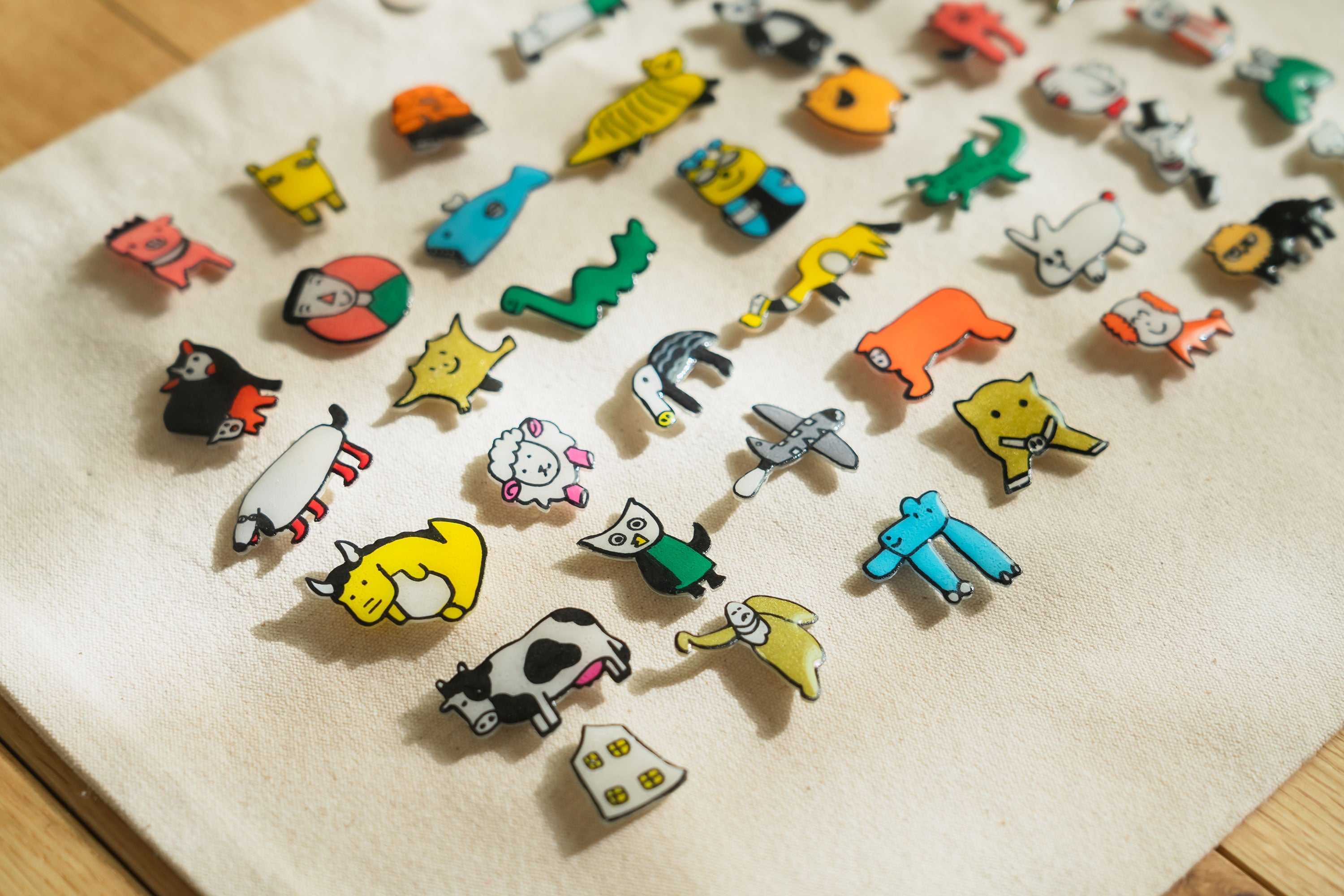 虫キャラクター ピンバッジ 3体セット ピンバッジ – 想造楽工（SOZOGAKKO）公式オンラインストア