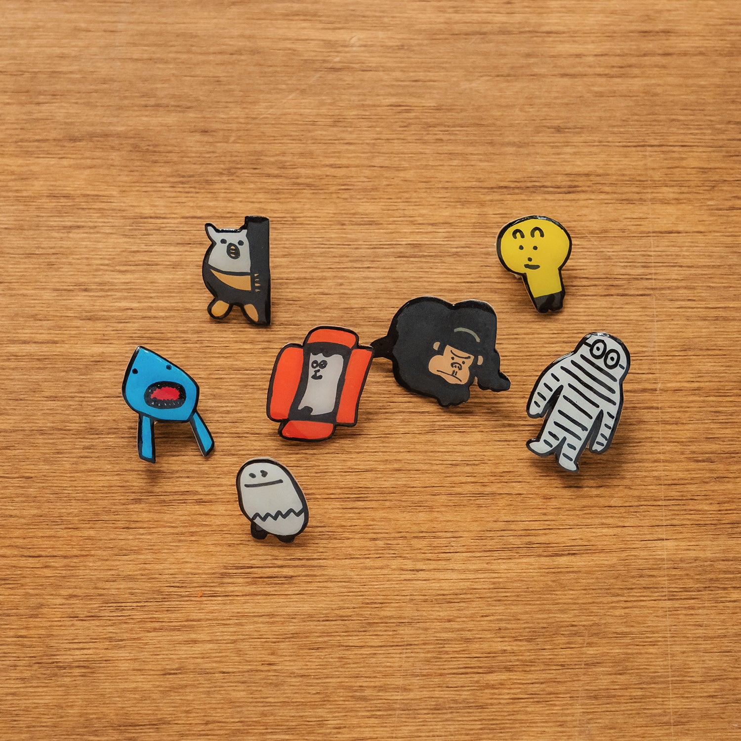 新商品】想造楽工ピンバッジ：箱入りネコ｜ハンドメイド – 想造楽工