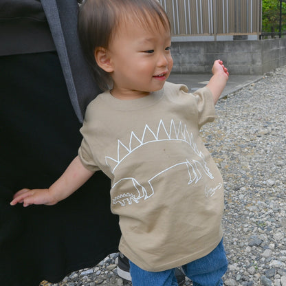 【新商品】デイリーこどもTシャツ（ステゴサウルス 110㎝/120㎝）｜恐竜シリーズ（2点以上購入で500円オフ対象）