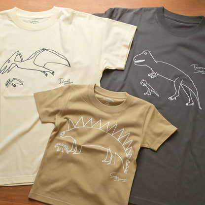 【新商品】デイリーこどもTシャツ（ステゴサウルス 110㎝/120㎝）｜恐竜シリーズ（2点以上購入で500円オフ対象）