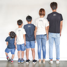画像をギャラリービューアに読み込む, こどもTシャツ（ティラノサウルス）
